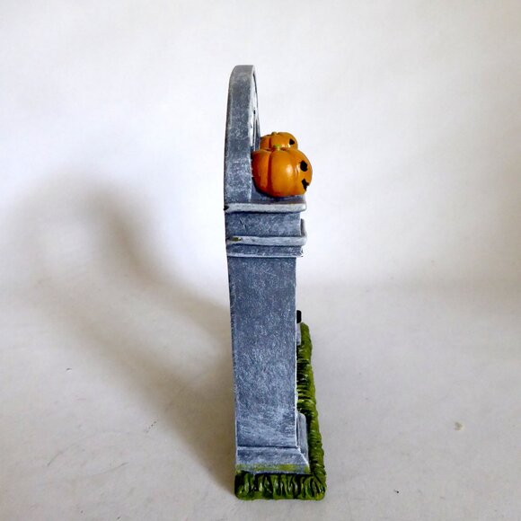NEW 6.5” HALLOWEEN RESIN GLOW IN DARK CEMETERY ARCH TOMBSTONE HEADSTONE FIGURES - Picture 7 of 15